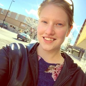 Meet your Posher, Leah